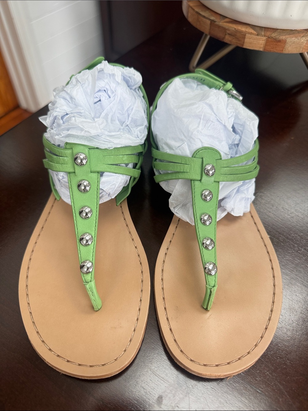 Coach Caleigh Soft Veg Leather Sandals 8M Pistachio Green Silver Studs Thong